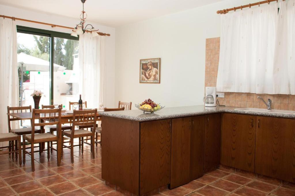 Banana Sunset Villas Пафос Экстерьер фото